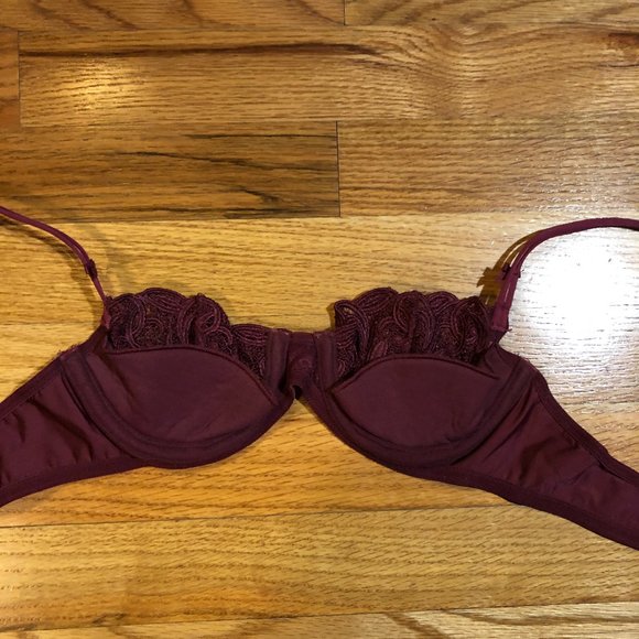 WOMENS VICTORIA'S SECRET BURGUNDY LACE BRA 34A - Picture 8 of 9